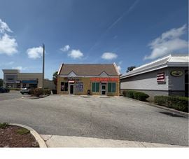 1,200± SF Retail Unit Next to Pizza Hut
