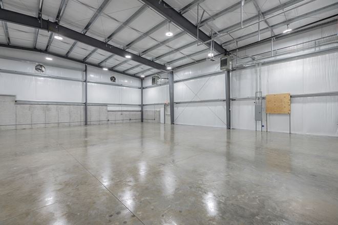 3906 Caine Ln - Sale