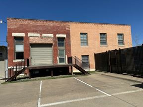 4027 Main St