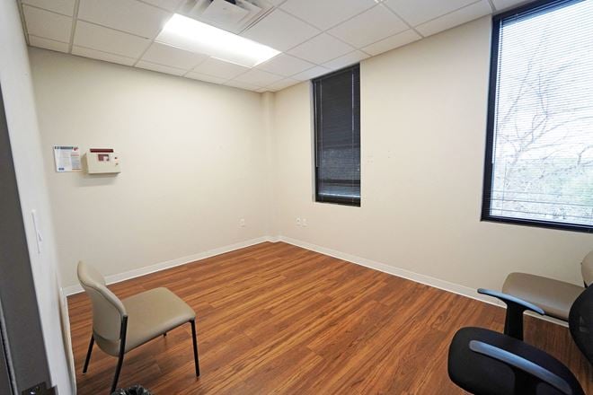 335 East Sonterra Blvd Sublease