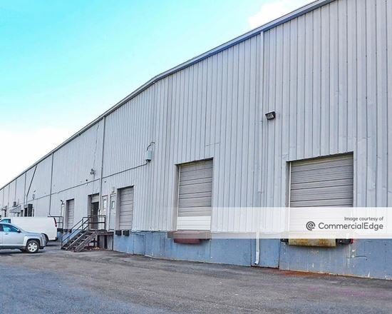 600 Meadowlands Pkwy