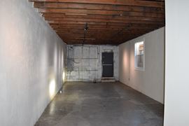120 SF office/retail space for lease