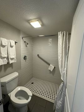 Clarion Inn & Suites Kissimmee-Lake Buena Vista South