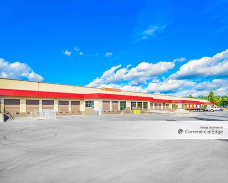 196th Commerce Center - Kent