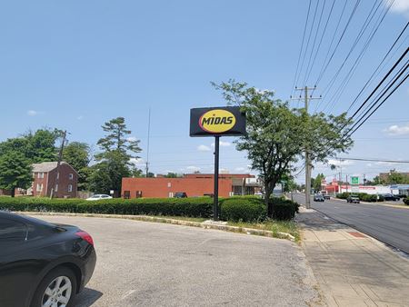 Retail space for Sale at 210 Reisterstown Road in Pikesville