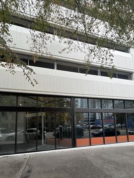 Belltown Retail / Office | 35’ Storefront Windows | 3-Car Garage