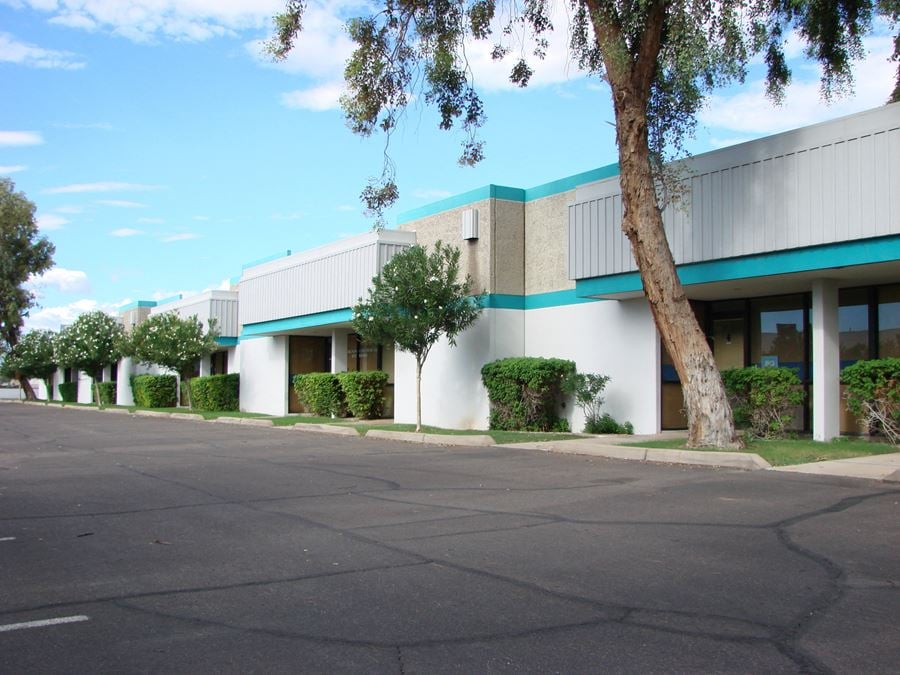 950 W Birchwood Ave