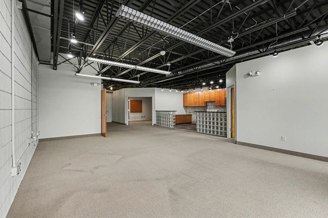 801 Monroe Ave NW STE 105