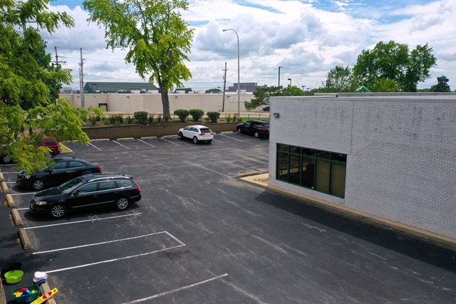 Glen Knolls Shopping Center