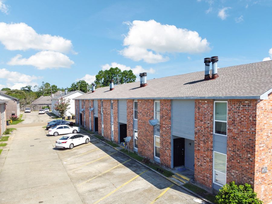 Stabilized 8-Unit Multifamily Complex near Health Corridor
