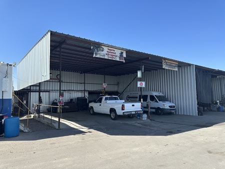 Industrial space for Rent at 6509 W Orangewood Ave in Glendale