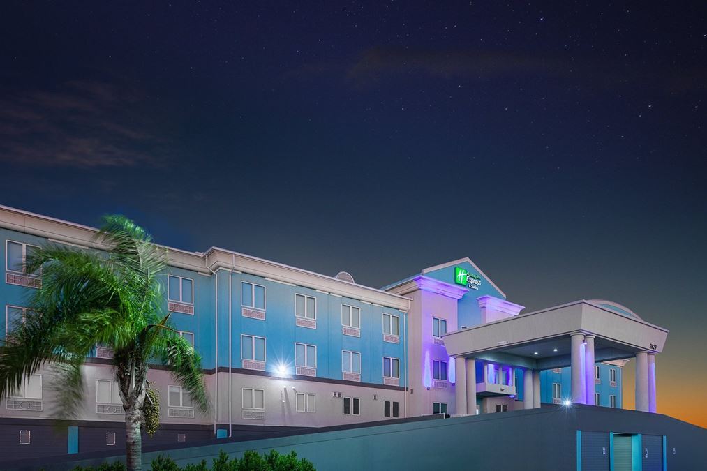 Holiday Inn Express & Suites Port Lavaca
