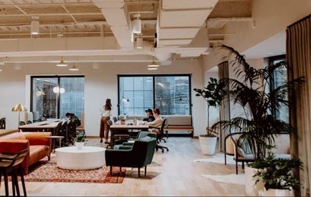 Common Desk - Dallas Arts District