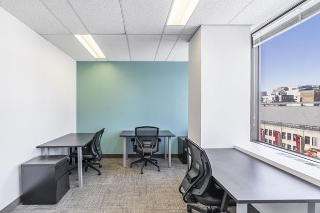 Regus - Montreal - Cathcart & McGill