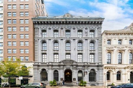 Photo of commercial space at 421 Chestnut Street in Philadelphia