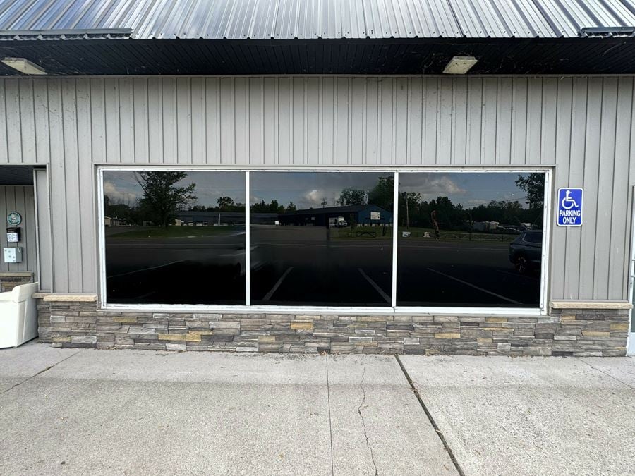 2488 Grand Island Blvd - 2,000+/- SF Retail Space in Snap Fitness Plaza