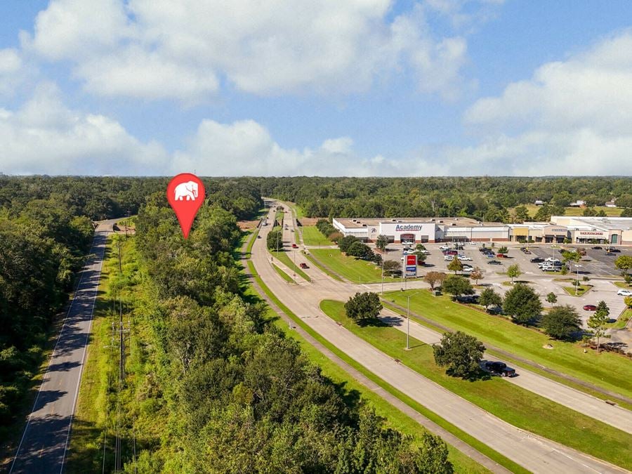 Prime Commercial Land at Retail-Dense I-10 Exit