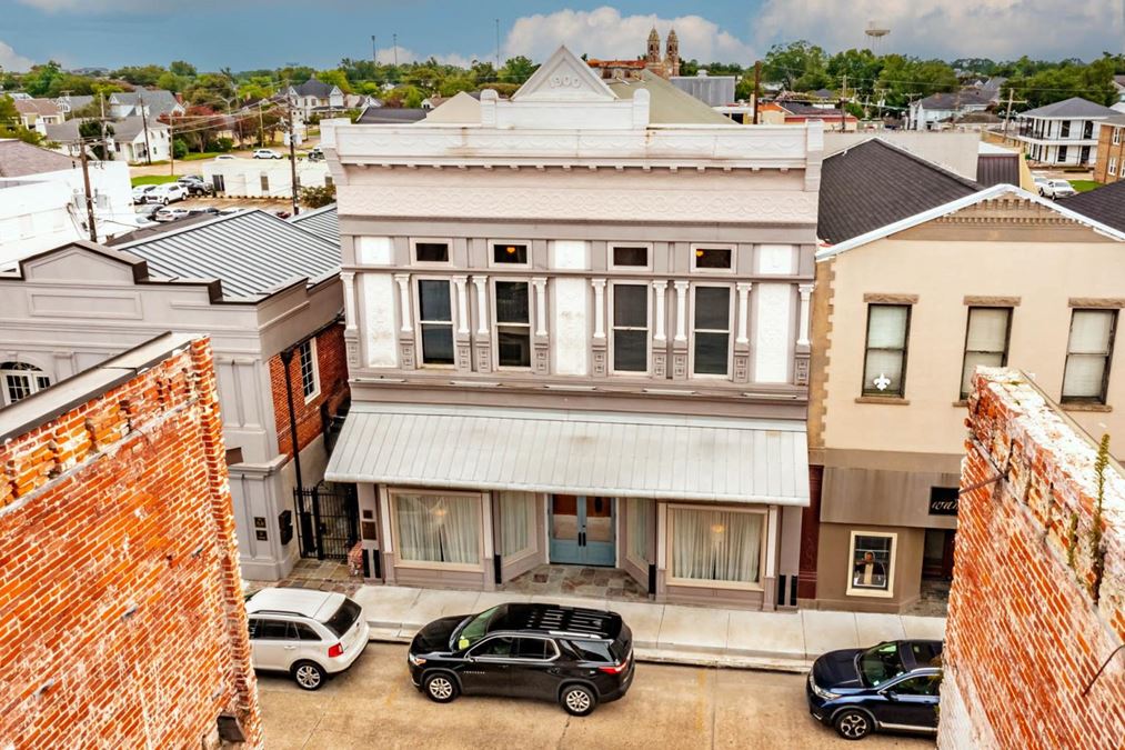 Own a Landmark in the Heart of Thibodaux!