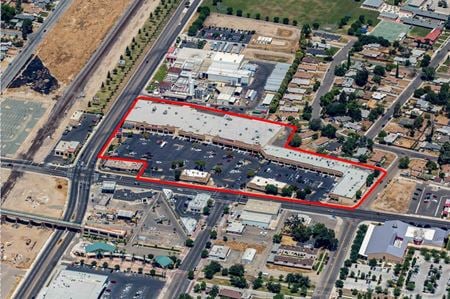 Retail space for Rent at 190 E Cross Ave in Tulare