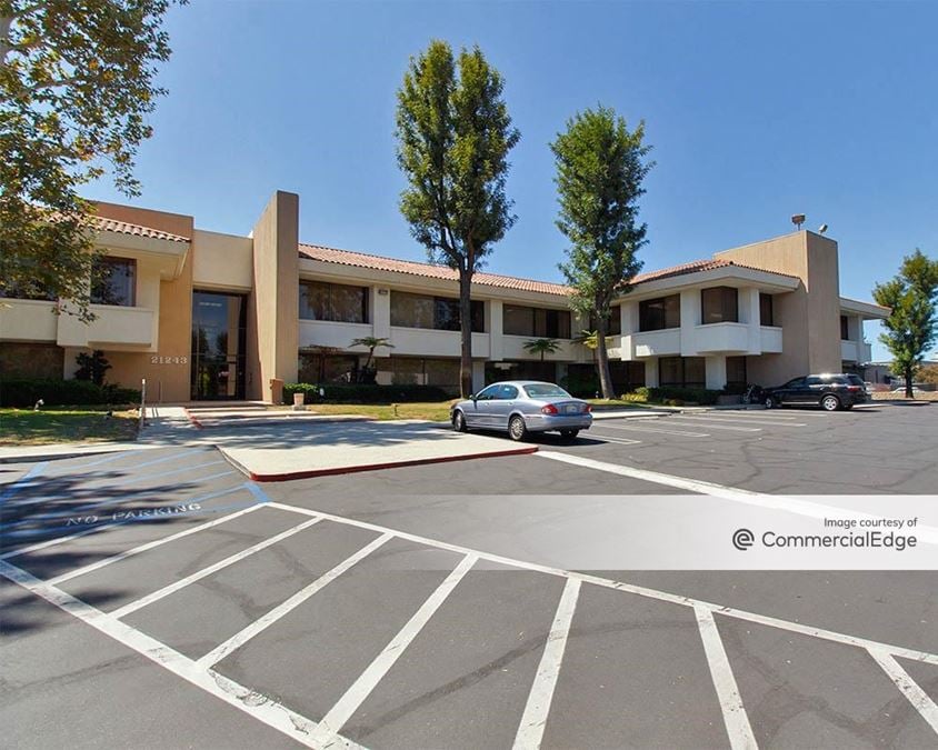 21243 Ventura Blvd - 21243 Ventura Blvd | Office Building