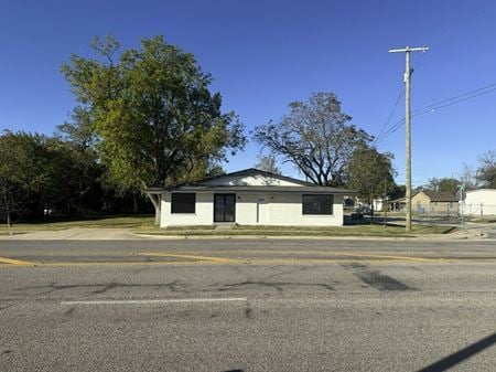 Office space for Sale at 900 W 2nd St in Taylor