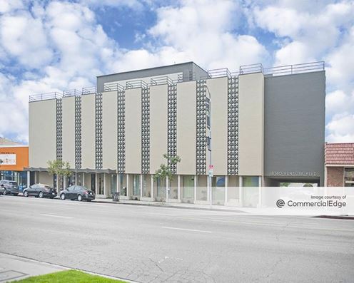 Tarzana Medical Center