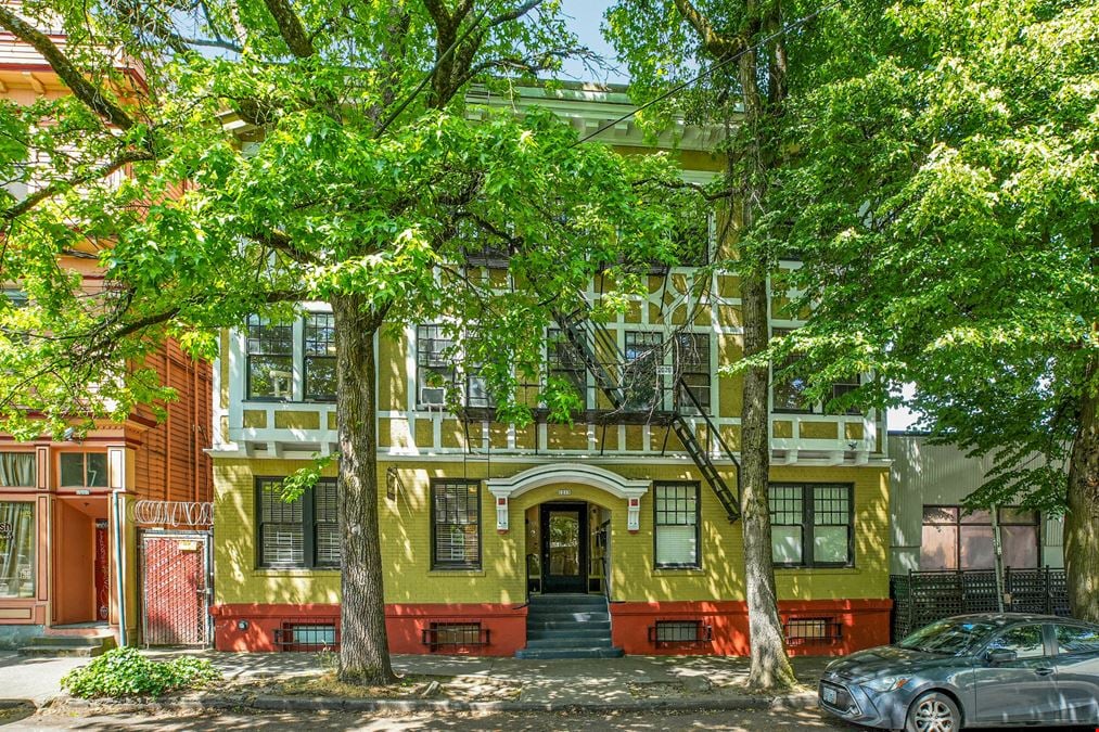 Evelyn Apartments