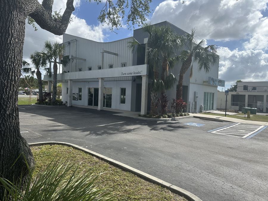 Office and High-end Work Studio Property on N Washington Blvd.