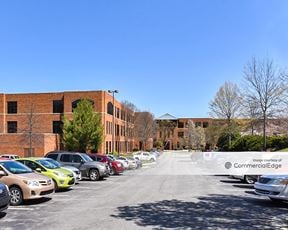 Mendenhall Oaks Business Park - Aetna Building