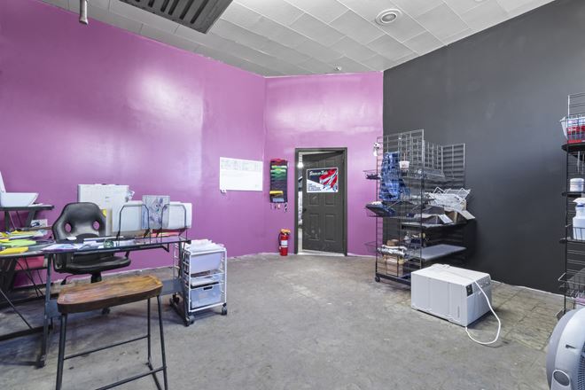 ±10,000 SF Multi-Tenant Industrial Investment Sale | 11.49% Cap Rate