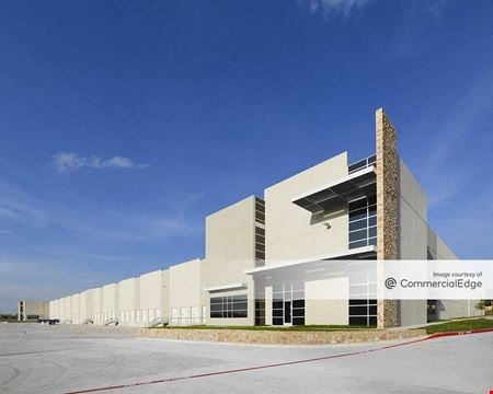 Photo of commercial space at 2615 Gifford Street in Grand Prairie