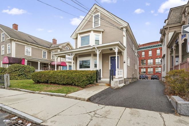 Flexible Use Building | Downtown Nashua | 2,500+/- Usable SF | DMU Zoning