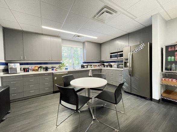 Crown Pointe IV - 2209 NW 40th Terr, Suite A