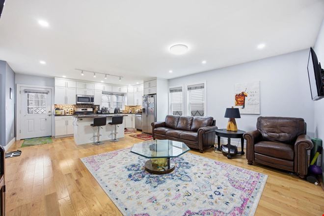 96 Coale Ave