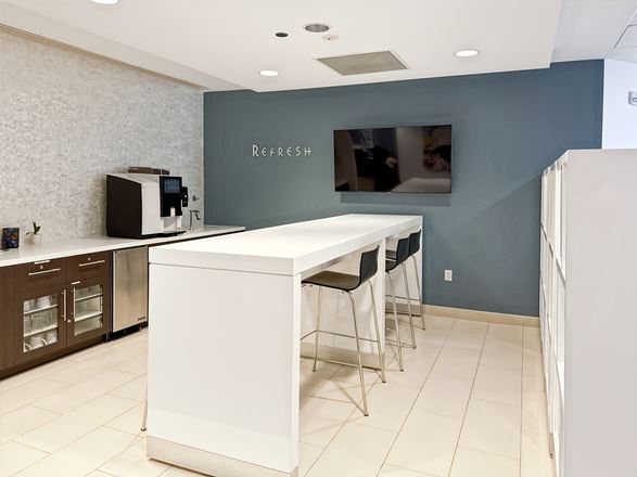 CA, Redwood City - Twin Dolphin Drive