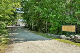 147 Middle Rd