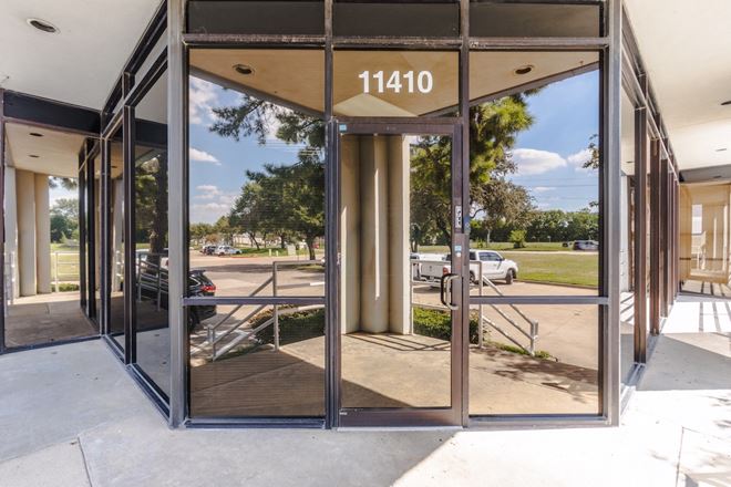ReadySpaces Farmers Branch