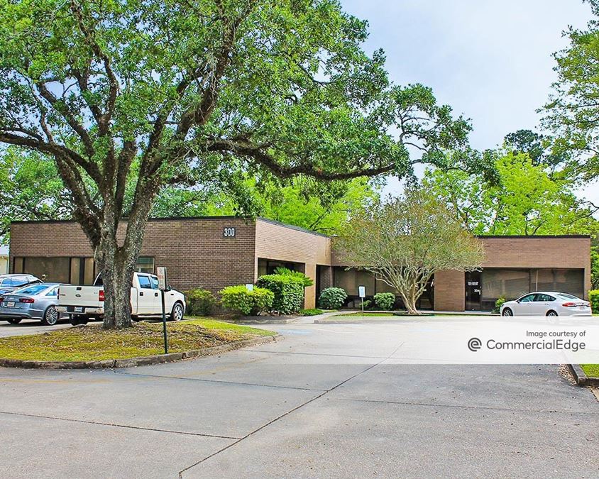 Pinhook Office Court 2020 West Pinhook Road Office Building