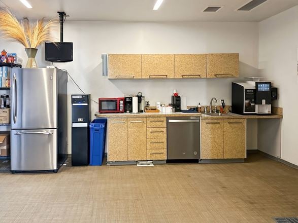 Regus - Meridian - W Overland Road