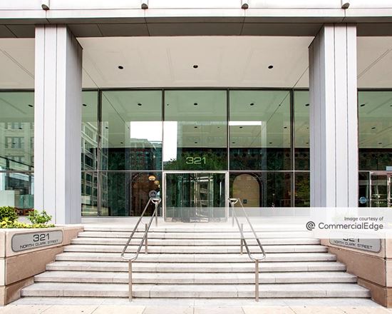 321 North Clark at Riverfront Plaza