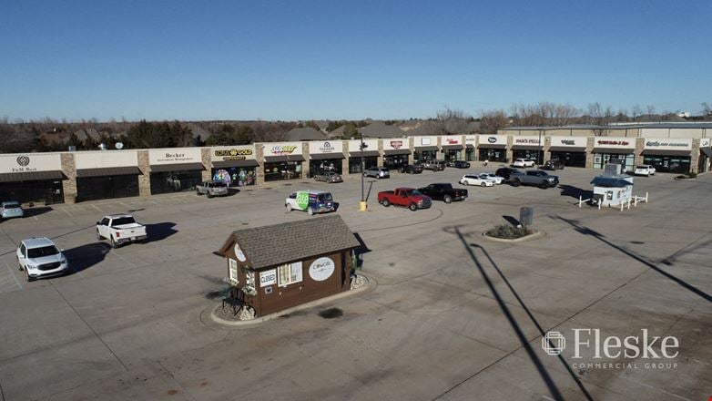 121 E Waterloo Rd - Market at Cedar Lake
