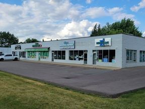 Oak Crest Plaza