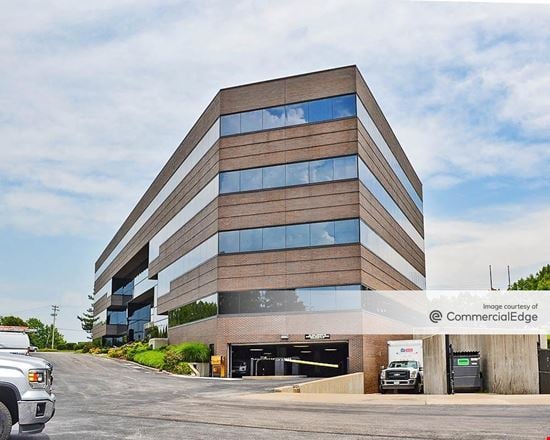 425 South Woods Mill Road