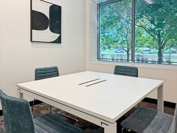 Regus - Hoffman Estates - Prairie Stone Pkwy