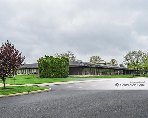 Laurel Oak Corporate Center