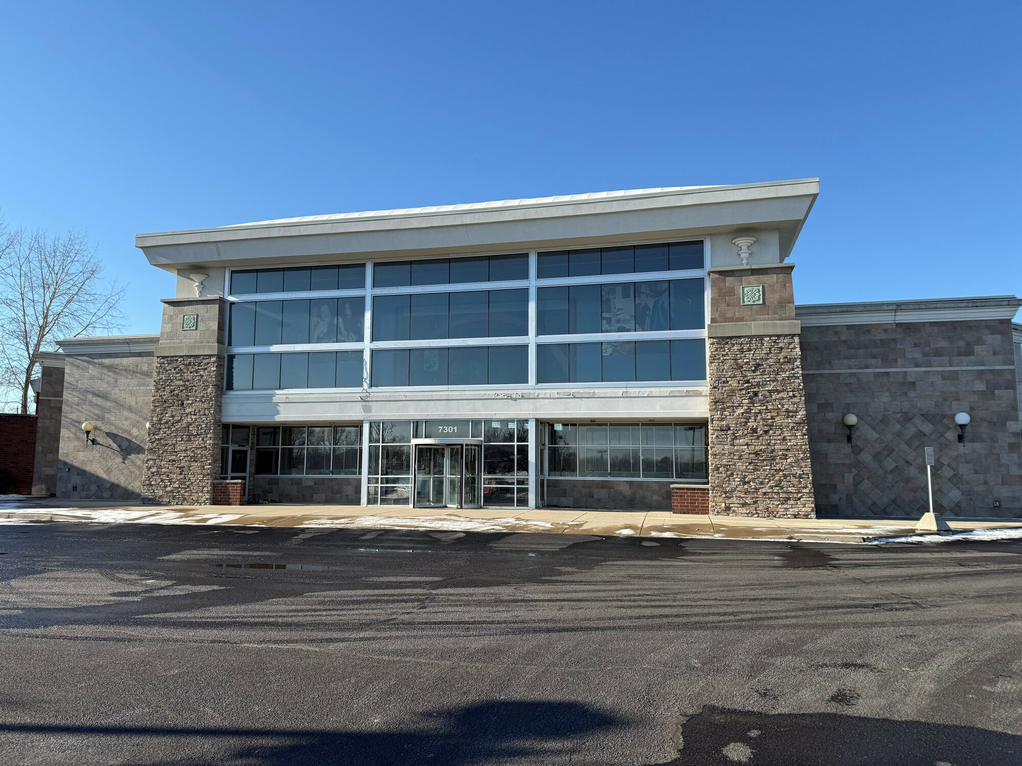 7301 Maplecrest Rd, Fort Wayne, IN 46835