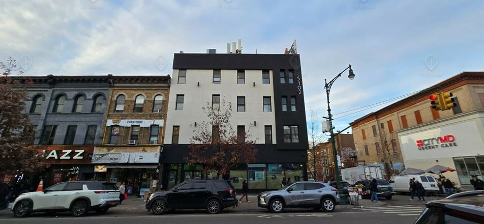 400 - 3,000 SF | 5102 5th Avenue | Storage Space in Sunset Park for Lease