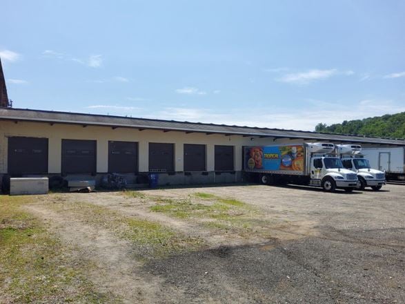 Industrial - Vertical Warehouse - Freight Terminal - Distribution 