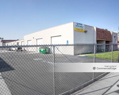 La Cadena Industrial Park - 425, 455 West La Cadena Drive