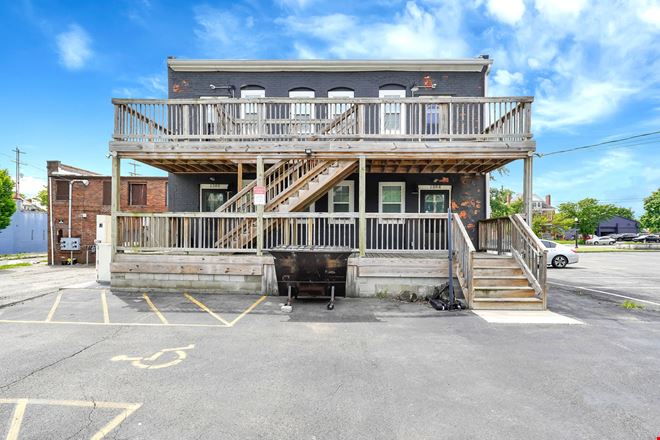 1386 East Main Street